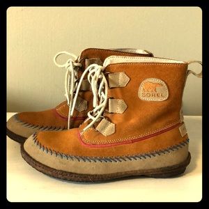 Sorel Joplin moccasin boot